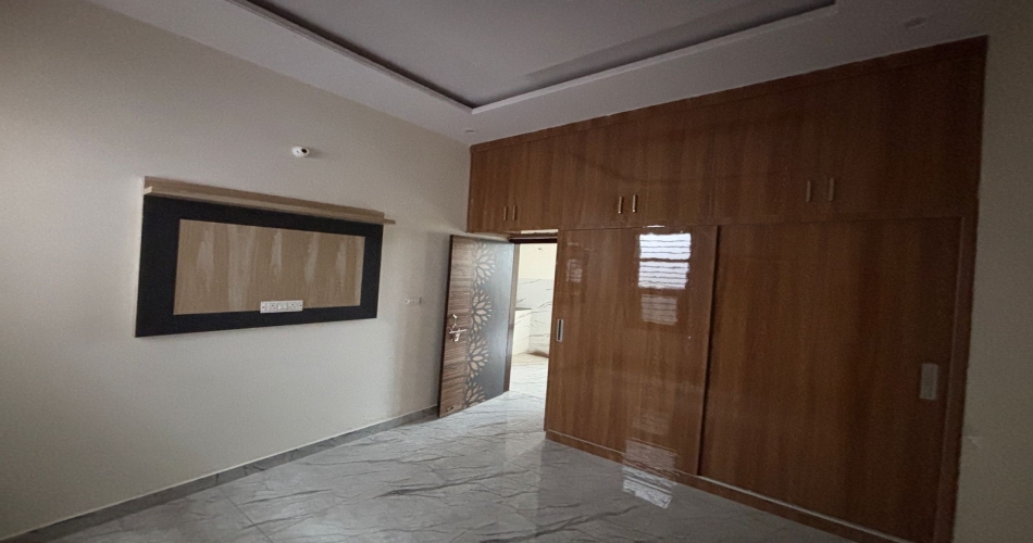 85 Gaj Kothi for Sale in Derabassi